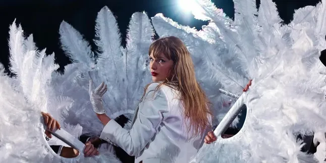 The Meaning and Significance of Taylor Swift's Song So High School as a Reflection of Teenage Love and Sweet Nostalgia