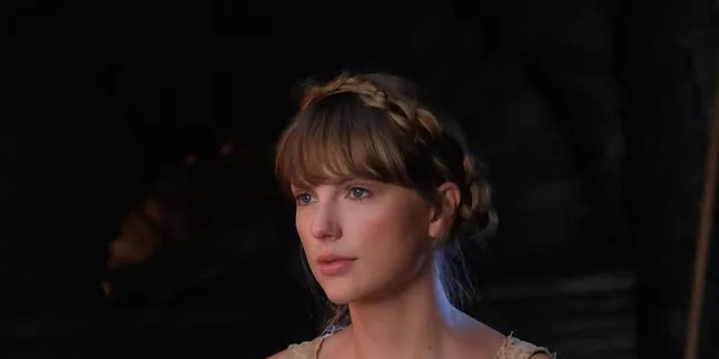 The Meaning and Significance of Taylor Swift's Song - The Prophecy, A Plea to Change Her Love Fate