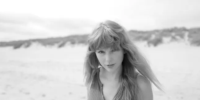 The Meaning and Significance of the Song August - Taylor Swift, About a Brief Summer Love Full of Memories