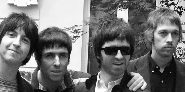 The Meaning and Interpretation of the Song Whatever by Oasis, Indifferent to Others' Opinions