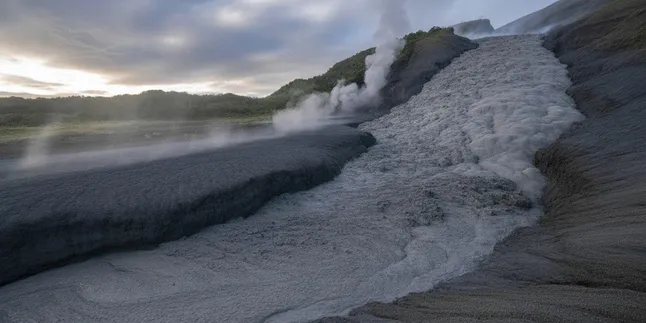 Arti Mimpi Banjir Lahar Dingin: Makna dan Interpretasi Lengkap