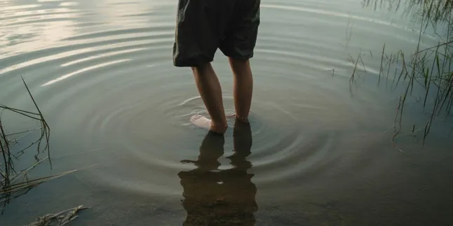 Arti Mimpi Banjir Semata Kaki: Pertanda Baik atau Buruk?