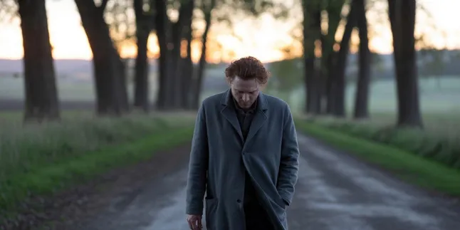 Arti Mimpi Buang Air Besar di Pinggir Jalan: Makna dan Tafsir Lengkap