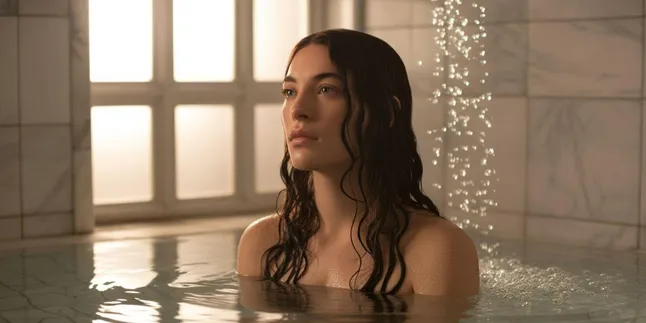 Arti Mimpi Mandi Basahi Rambut: Makna dan Tafsir Lengkap