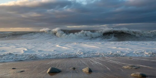 Arti Mimpi Melihat Tanda Tanda Tsunami: Makna dan Tafsir Lengkap
