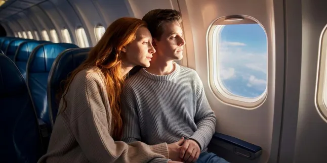Arti Mimpi Naik Pesawat Bersama Pacar: Makna dan Tafsir Lengkap