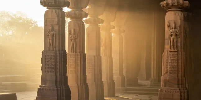 Arti Nama Askara: Makna Cahaya dan Sinar dalam Bahasa Sansekerta