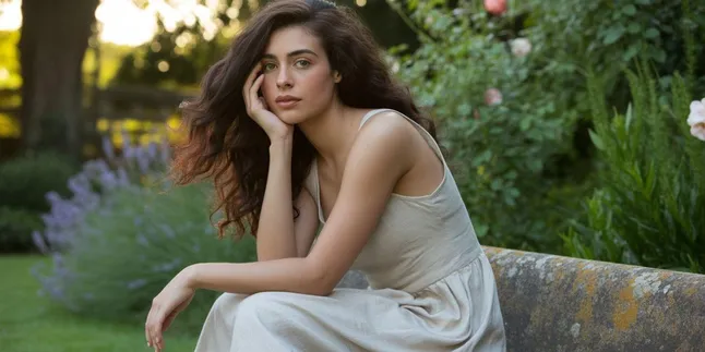 Arti Nama Monica: Makna, Asal Usul, dan Karakteristik Lengkap