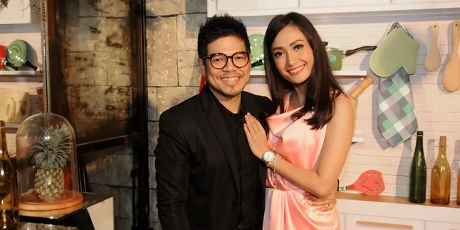 Artika Sari Devi dan Baim Jaga Harmonisme Keluarga Tanpa Gadget Artika Sari Devi dan Baim Jaga Harmonisme Keluarga Tanpa Gadget