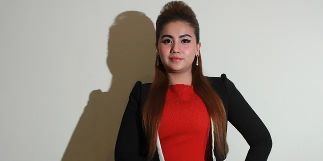 Artis di Tahun 2016 Menurut Mama Ella, Ada Banyak Perceraian!