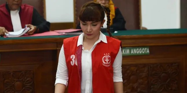 Artis Nyaleg Makin Banyak, Gimana Komentar Roro Fitria?