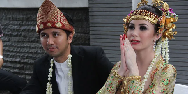 Arumi Bachsin Dipingit Selama Seminggu Arumi Bachsin Dipingit Selama Seminggu