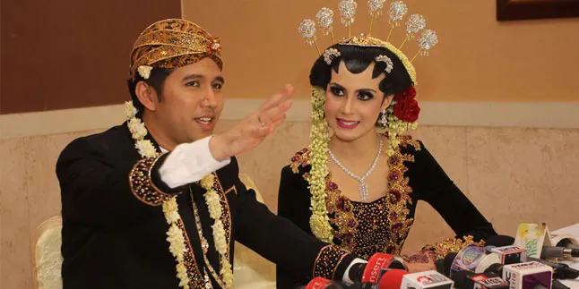 Arumi Bachsin Susah Romantis Dengan Suami
