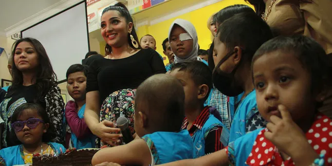 Ashanty: Bahagia Itu Simple, Nggak Perlu Tas Miliaran Rupiah Ashanty: Bahagia Itu Simple, Nggak Perlu Tas Miliaran Rupiah