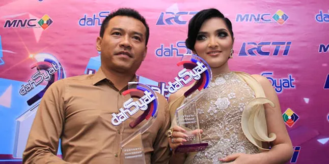 Ashanty: Pakai Baju Ngejreng Mas Anang Kelihatan Ganteng