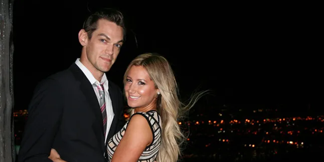 Ashley Tisdale Terima Lamaran Christopher French!