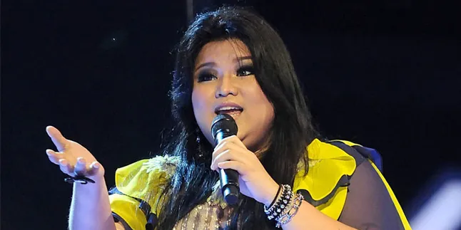 Asyik-Asyik Jos, Shena Goyang Panggung X Factor Dengan Bang Toyib