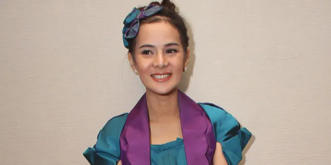 Astrid Tiar Bangga Adu Akting Dengan Vino G Bastian