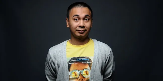 Asyik! Tulis Naskah 'SINGLE', Raditya Dika Dapat 'Liburan' Gratis