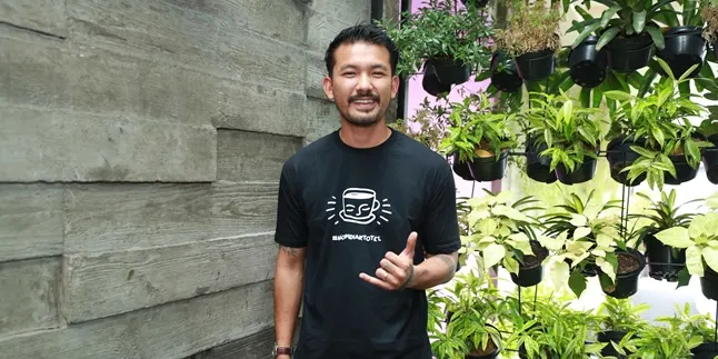 Atiqah Hasiholan Hamil, Rio Dewanto Tiba-Tiba Ngidam Cokelat Atiqah Hasiholan Hamil, Rio Dewanto Tiba-Tiba Ngidam Cokelat