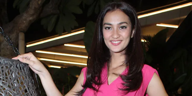 Atiqah Hasiholan Mendadak Jadi Penggemar Hello Kitty