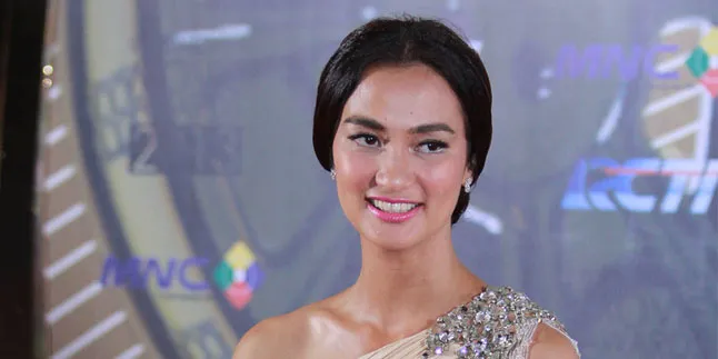 Atiqah Hasiholan Mulai Suka Memasak