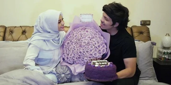 Atta Halilintar dan Aurel Hermansyah Berencana Gelar Resepsi Kedua di Luar Negeri, Ternyata Ini Alasannya Atta Halilintar dan Aurel Hermansyah Berencana Gelar Resepsi Kedua di Luar Negeri, Ternyata Ini Alasannya