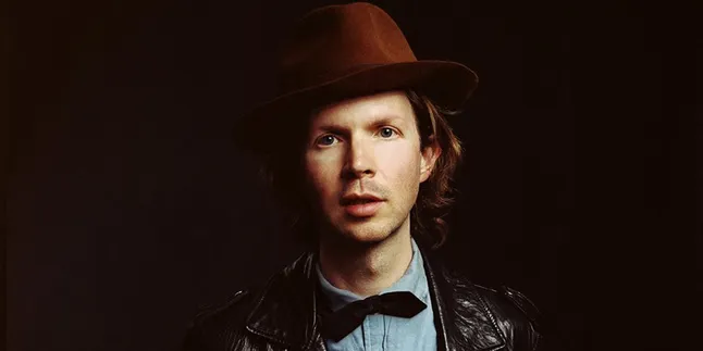 [Audio] Beck Sebar Lagu Barunya 'Waking Light'