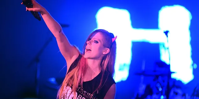 [Audio] Ini Lagu 'Rahasia' Avril Lavigne, Sweet!