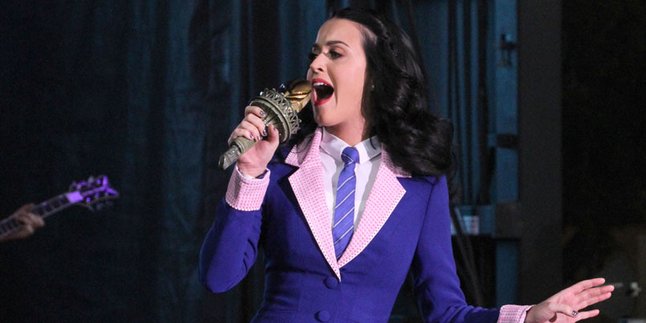 [Audio] Katy Perry Rilis Single Baru, 'Dark House'!