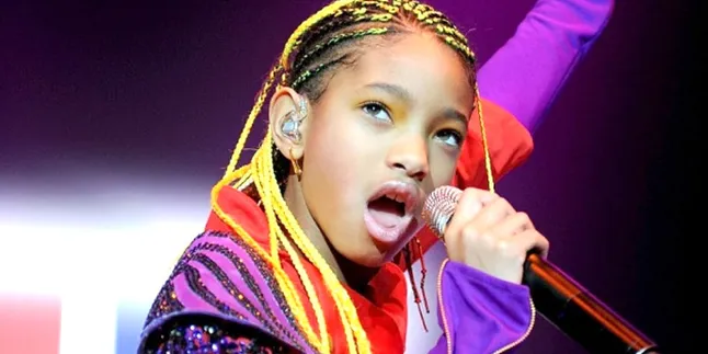[Audio] Willow Smith Dewasa di 'Sugar and Spice'