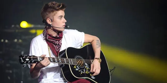 [Audio] 'Yellow Raincoat', Lagu Baru Justin Bieber Bocor