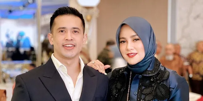 Aufar Hutapea Attends the Funeral of Olla Ramlan's Mother, Remembers the Deceased's Message
