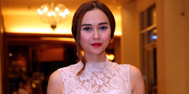 Aura Kasih Hadiri Pesta Ulang Tahun Mewah Penuh Sosialita Aura Kasih Hadiri Pesta Ulang Tahun Mewah Penuh Sosialita