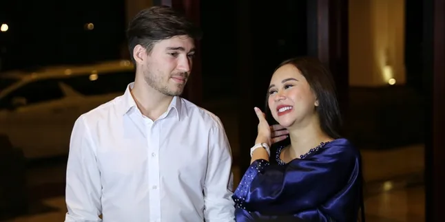 Aura Kasih Melahirkan Bayi Perempuan, Selamat!
