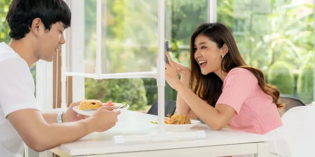 Auto Dilirik! Yuk, Intip Rahasia PDKT Jitu ala Gen Z Tanpa Terlihat Berusaha Auto Dilirik! Yuk, Intip Rahasia PDKT Jitu ala Gen Z Tanpa Terlihat Berusaha