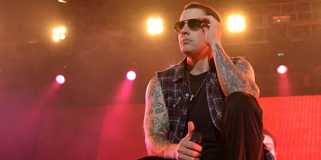 Avenged Sevenfold Rajai 3 Chart Billboard's Rock Album! Avenged Sevenfold Rajai 3 Chart Billboard's Rock Album!