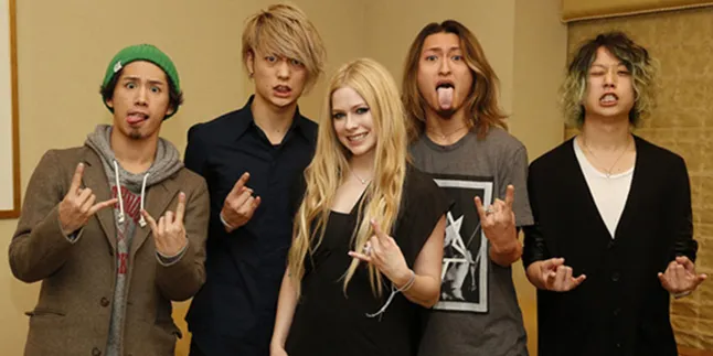 Avril Lavigne Jadi Kolaborator di Lagu Baru One Ok Rock Avril Lavigne Jadi Kolaborator di Lagu Baru One Ok Rock