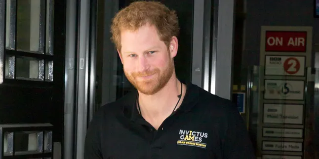 Aw! Prince Harry Dikabarkan Berpacaran Dengan Aktris Cantik Ini