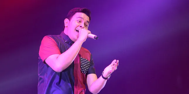 Aw! Tulus Tampil Super Romantis di Hari Kedua SoundsFair
