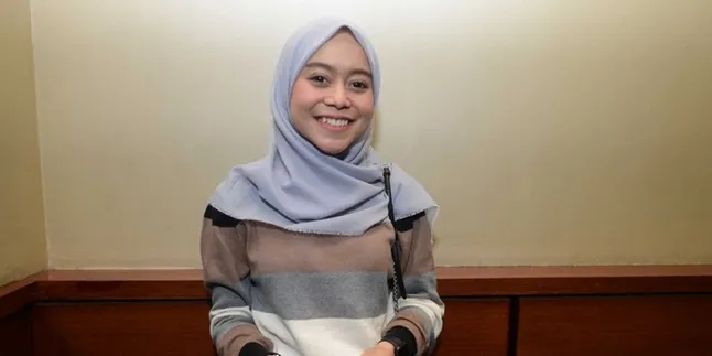 Awalnya Takut Kehilangan Pekerjaan, Ini Kejadian yang Membuat Lesti Mantap Berhijab