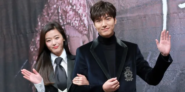 Awkward, Jun Ji Hyun dan Lee Min Ho Kesulitan Jadi Akrab Awkward, Jun Ji Hyun dan Lee Min Ho Kesulitan Jadi Akrab