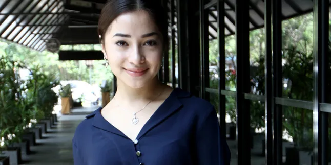 Aww... Nikita Willy Ternyata Sempat Cium Mesra Sang Adik Aww... Nikita Willy Ternyata Sempat Cium Mesra Sang Adik