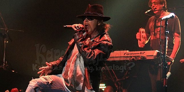 Axl Rose Menuduh Slash Sabotase Kesehatannya