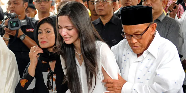 Ayah Ingin Gendong Cucu Dari Nia Ramadhani