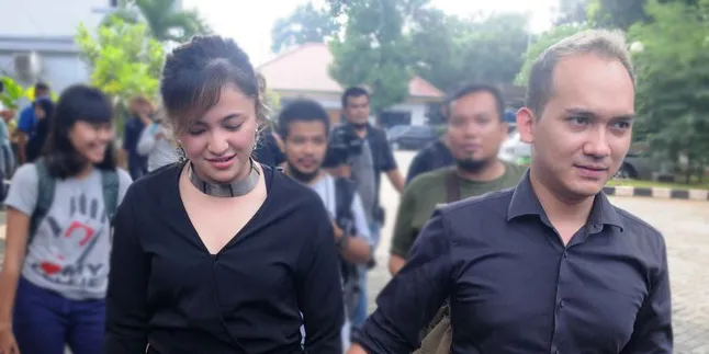 Ayah Jadi Pengemis, Marshanda: Aku Nggak Marah Sama Allah Ayah Jadi Pengemis, Marshanda: Aku Nggak Marah Sama Allah