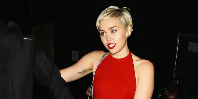 Ayah Miley Cyrus: Aku Akan Menjadi Kakek Ayah Miley Cyrus: Aku Akan Menjadi Kakek