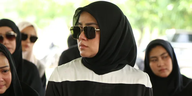 Ayah Olla Ramlan Sudah 2 Tahun Mengidap Kanker Hati Ayah Olla Ramlan Sudah 2 Tahun Mengidap Kanker Hati