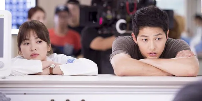 Ayah Song Joong Ki Tak Lagi Pasang Foto Song Hye Kyo di Rumahnya Ayah Song Joong Ki Tak Lagi Pasang Foto Song Hye Kyo di Rumahnya