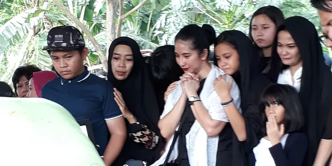 Ayahanda Meninggal Dunia, Novita Angie Ungkap Kronologisnya